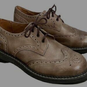 Looking for a pair of these.